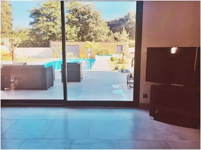 Piscine de l'établissement Villa de luxe tout confort ou située à proximité