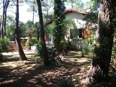 Jardin de l'établissement House 200 m from beach and forest path