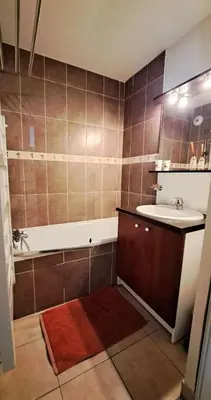 Salle de bains dans l'établissement Clos Diris B107