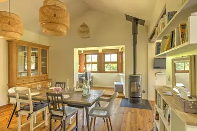 Coin salon dans l'établissement La Maison des Lilas - Proche du bassin