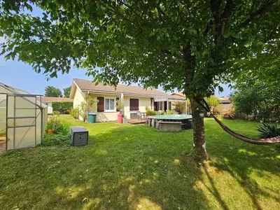 Jardin de l'établissement Family home, 3 bedrooms and private pool