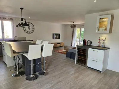 Cuisine ou kitchenette dans l'établissement Family home, 3 bedrooms and private pool
