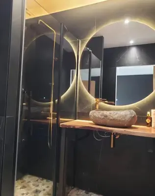 Salle de bains dans l'établissement Maison familiale à 6 minutes de l'océan 4 chambres