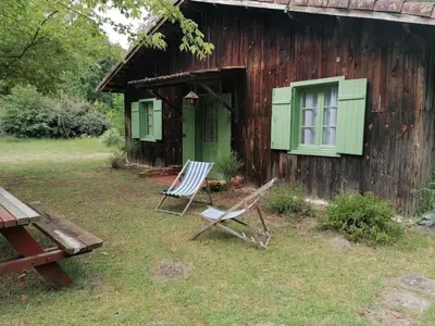 Jardin de l'établissement Chalet au coeur d'un parc de 4 ha