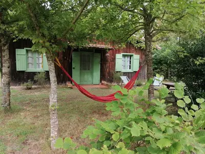 Jardin de l'établissement Chalet au coeur d'un parc de 4 ha