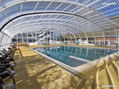 Piscine de l'établissement Mobil Home Premium Camping Mayotte 5 CLIM TV LV R096 ou située à proximité