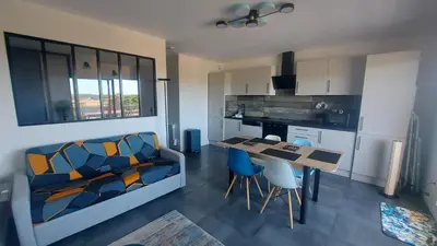 Cuisine ou kitchenette dans l'établissement Mimizan Plage - Grand Studio 3 étoiles - 1 à 4 pers - Tout confort - 6 mn à pieds de la plage