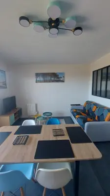 Coin salon dans l'établissement Mimizan Plage - Grand Studio 3 étoiles - 1 à 4 pers - Tout confort - 6 mn à pieds de la plage