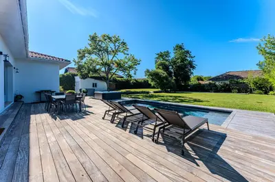 Piscine de l'établissement Villa Ostreia - Oasis Familiale ou située à proximité