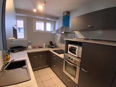 Cuisine ou kitchenette dans l'établissement Appartement T2 à Seignosse - Plages et Commerces à Pied - FR-1-239-1138