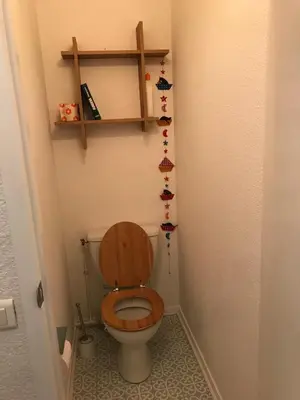 Salle de bains dans l'établissement Grand studio calme vue sur port