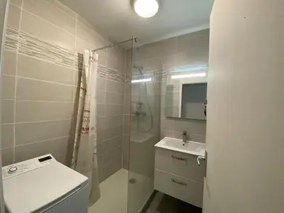 Salle de bains dans l'établissement Sea Breeze Gujan-Mestras