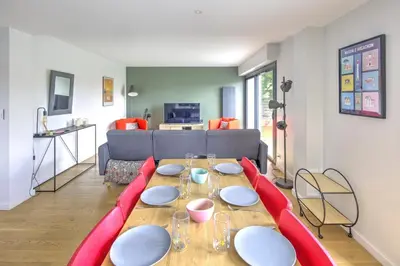 Cuisine ou kitchenette dans l'établissement Villa Palmyra - Piscine Privée