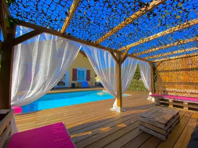 Piscine de l'établissement La Maison Zébulon ou située à proximité