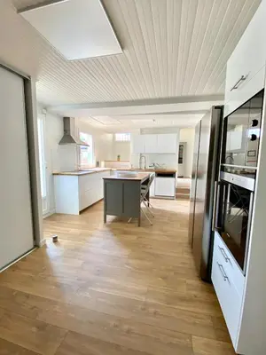 Cuisine ou kitchenette dans l'établissement Villa Labenne Ocean - piscine, 500 mètres de la plage
