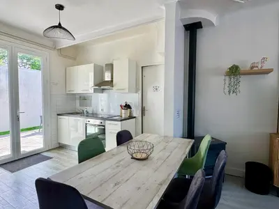 Cuisine ou kitchenette dans l'établissement Caporizon - Villa Jan Lou - 3 chambres - Grande terrasse