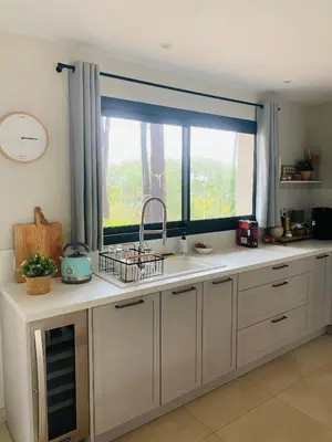 Cuisine ou kitchenette dans l'établissement La Maison de Moliets &Maa plage et Golf