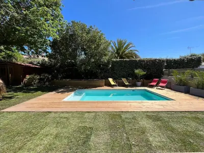 Piscine de l'établissement Maison familiale avec piscine proche plage ou située à proximité