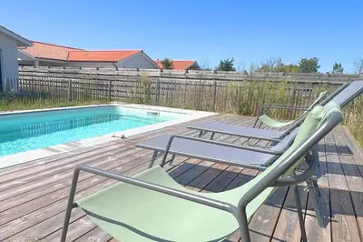 Piscine de l'établissement Maison Calme Biscarosse avec Piscine - 10 min Plage ou située à proximité