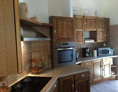 Cuisine ou kitchenette dans l'établissement Villa Temara à Soustons Plage , piscine , Golf, Lac Marin