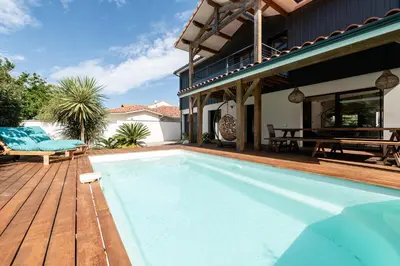 Piscine de l'établissement Villa Douceur d'Océane ou située à proximité