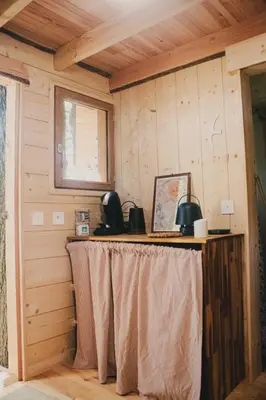 Plan de l'établissement La Cabanoun, cabane perchée vue lac