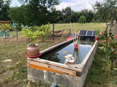 Jardin de l'établissement PARKING pour petit transporteur de passage, calme no stress assuré