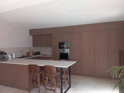 Cuisine ou kitchenette dans l'établissement Maison neuve à 7km of Plage de Contis