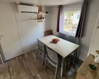 Cuisine ou kitchenette dans l'établissement La Plage 4 étoiles 6 pers calme et confort- F50