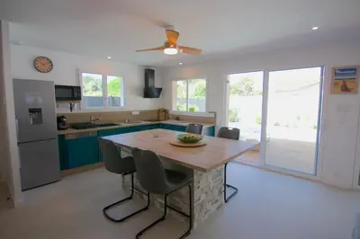 Cuisine ou kitchenette dans l'établissement Villa Coquillage