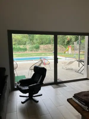 Piscine de l'établissement Maison de campagne - Laglorieuse ou située à proximité