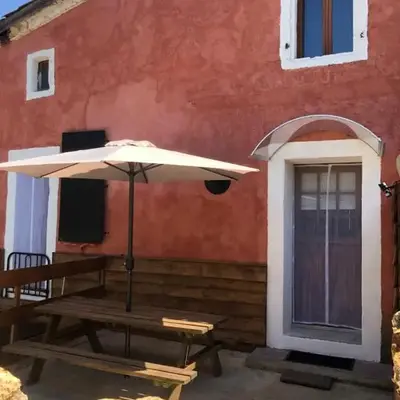 House 2 people