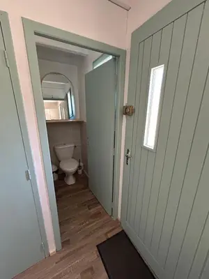 Salle de bains dans l'établissement Maisonnette 4-5 pers - proche lac & Océan