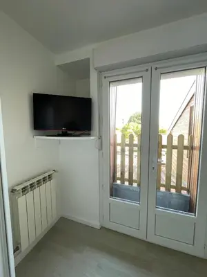 Télévision ou salle de divertissement dans l'établissement Studio calme et rénové -230