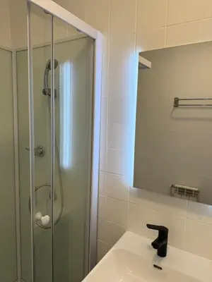 Salle de bains dans l'établissement Studio rénové au calme - 231