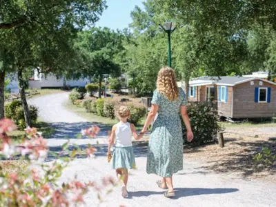 Clients de l'établissement Mobil-home Prestige avec Terrasse, 3 Chambres, 6 Couchages - API-1-52-645