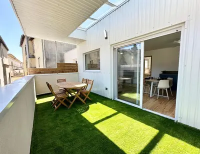 Terrasse ou espace extérieur de l'établissement Le Patio - Parking privé - Terrasse