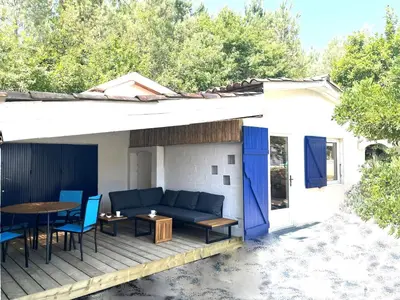 Plan de l'établissement C'est une maison bleue adossée à la forêt - longue durée possible