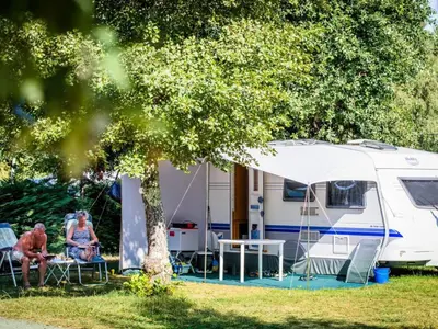 Jardin de l'établissement Mobil-home avec Terrasse pour 6 personnes - API-1-52-655
