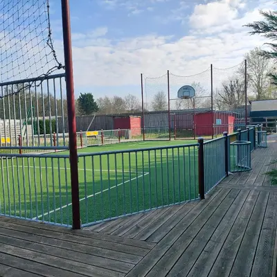 Tennis ou squash au sein de le camping ou à proximité