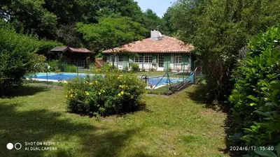 Piscine de l'établissement Maison Landaise En Pleine Nature ou située à proximité