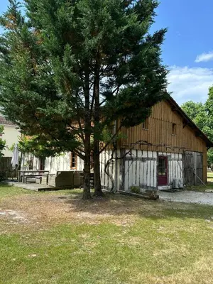 Jardin de l'établissement Traditional House In The Gascogne Forest