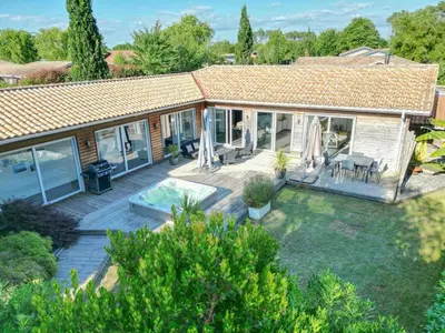 Jardin de l'établissement Contemporary House Near Landes Beaches