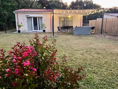 Jardin de l'établissement Maison climatisée 3 chambres avec jardin