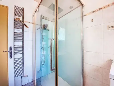 Salle de bains dans l'établissement Holiday Home Maison du Chêne Pointu by Interhome