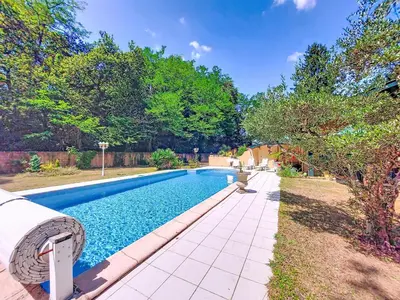 Piscine de l'établissement Holiday Home Maison du Chêne Pointu by Interhome ou située à proximité