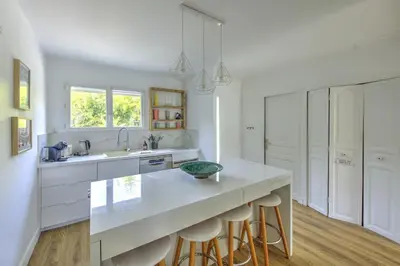 Cuisine ou kitchenette dans l'établissement Villa Manava - Climatisée avec terrasse et jardin