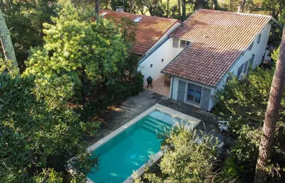 Piscine de l'établissement Villa in the pines with pool and AC ou située à proximité