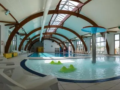 Piscine de l'établissement Mobil-home haut standing - Séjour idéal entre Lac & Océan ! ou située à proximité