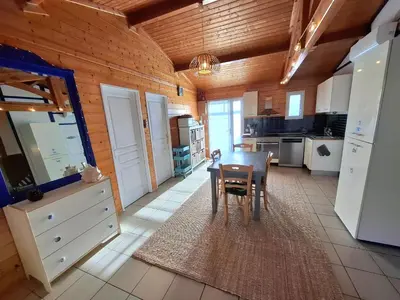 Cuisine ou kitchenette dans l'établissement Jolie Cabane Océan